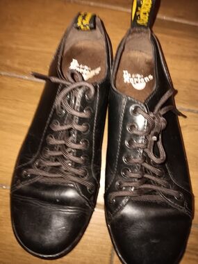 Dr. Martens Men's Black Leather Casual Lace-Up Shoes